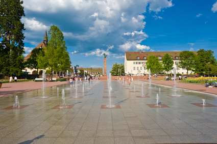 zeigt den Marktplatz der Kreisstadt Freudenstadt